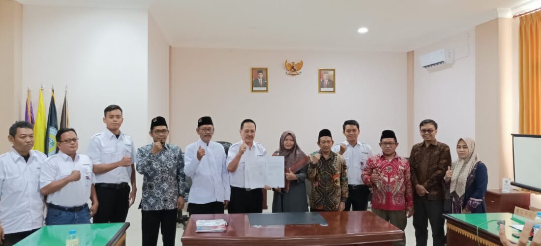 MOU DENGAN UNIVERSITAS QOMARUDDIN